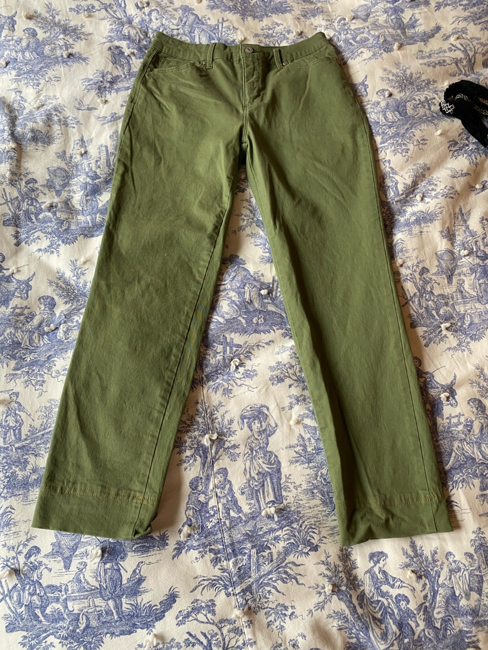 Size 6 green Gloria Vanderbilt green straight leg jeans EUC